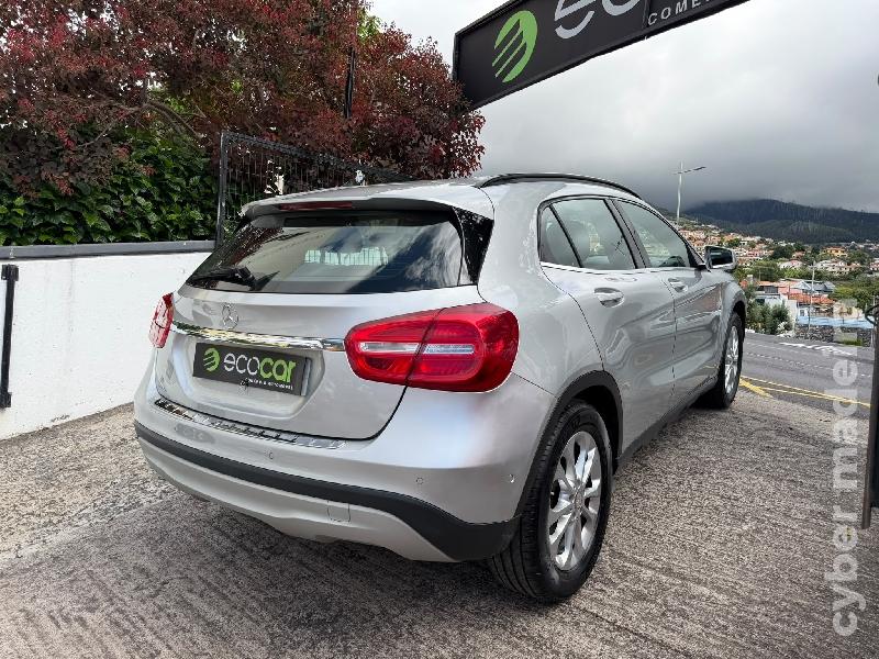 MERCEDES GLA 180d 110 cv Gasóleo