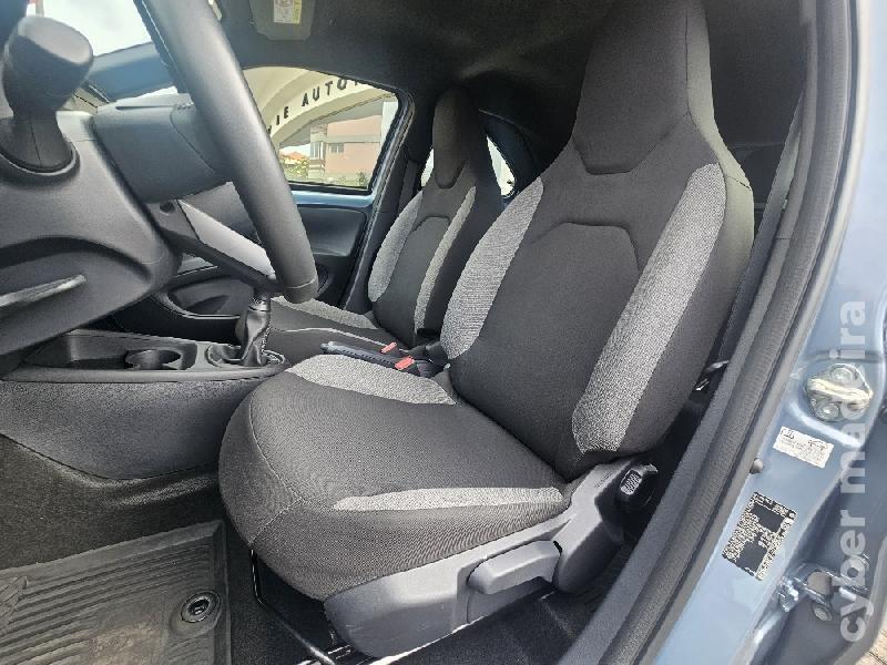 TOYOTA AYGO X 1.0 Play 72cv Gasolina