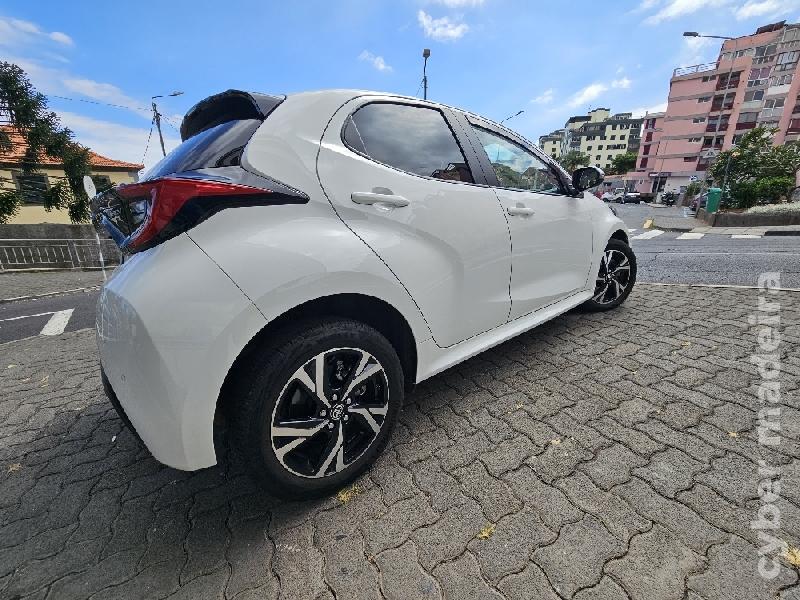 TOYOTA YARIS 1.5 HYBRID Dynamic Force E 116cv AUTO Híbrido