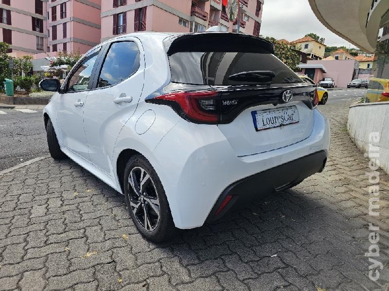 TOYOTA YARIS 1.5 HYBRID Dynamic Force E 116cv AUTO Híbrido