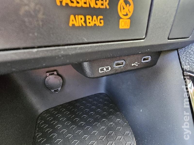 TOYOTA YARIS 1.5 HYBRID Dynamic Force E 116cv AUTO Híbrido