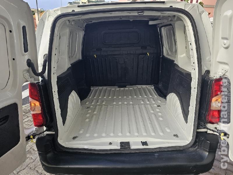 TOYOTA PROACE City 1.5D L1 Comfort PTB 102cv 3LUG Gasóleo
