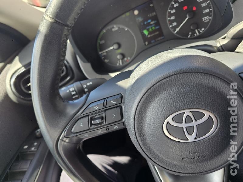 TOYOTA YARIS 1.5 HYBRID Comfort 115cv AUTO Híbrido