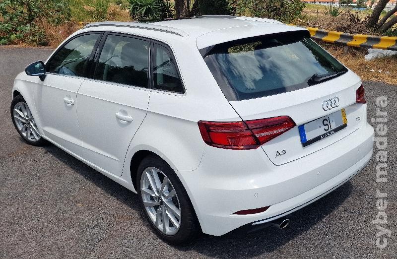 AUDI A3 Sportback 1.6 TDI SPORT Gasóleo
