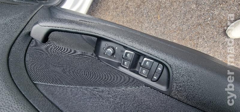 AUDI A3 Sportback 1.6 TDI SPORT Gasóleo
