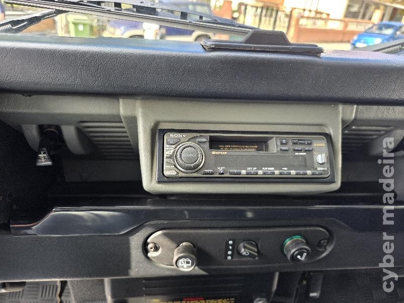 LAND-ROVER DEFENDER 90 TD5 7 LUGARES Gasóleo