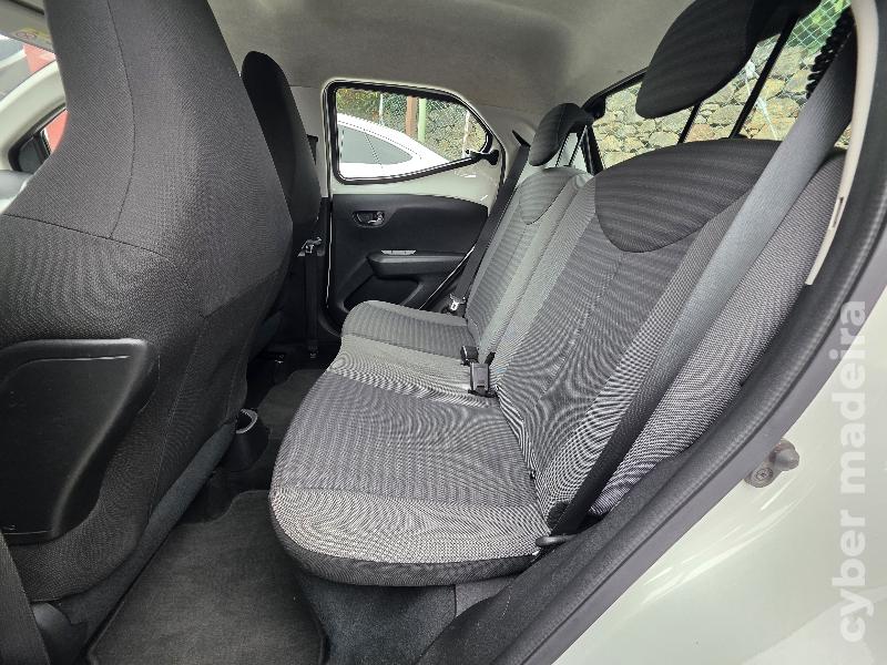 TOYOTA AYGO 1.0 VVT-i X-PLAY Gasolina