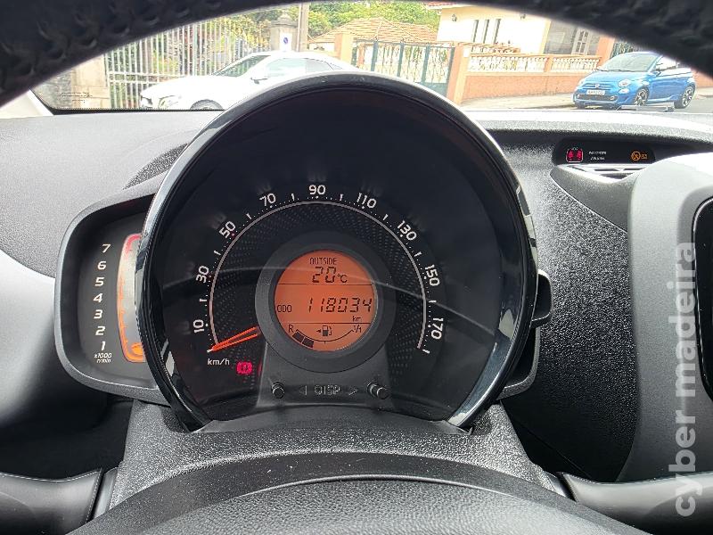 TOYOTA AYGO 1.0 VVT-i X-PLAY Gasolina