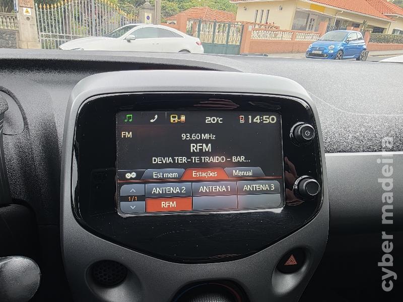 TOYOTA AYGO 1.0 VVT-i X-PLAY Gasolina