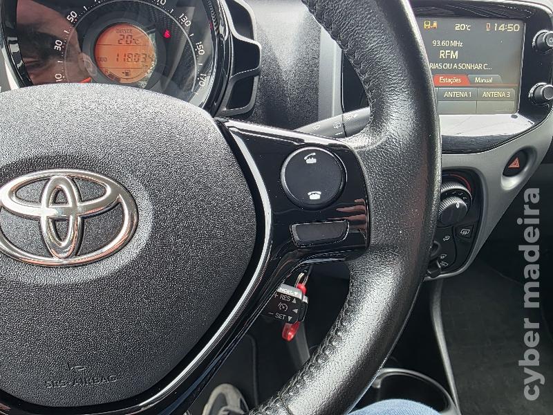TOYOTA AYGO 1.0 VVT-i X-PLAY Gasolina