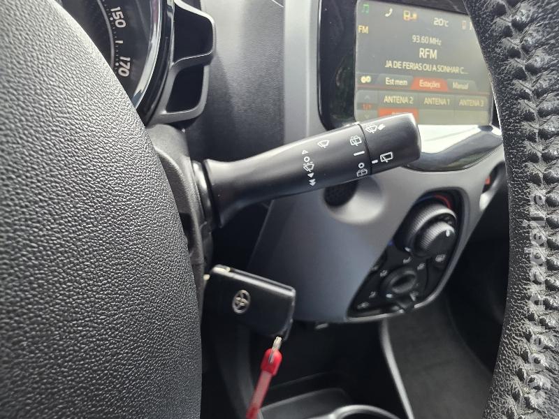 TOYOTA AYGO 1.0 VVT-i X-PLAY Gasolina