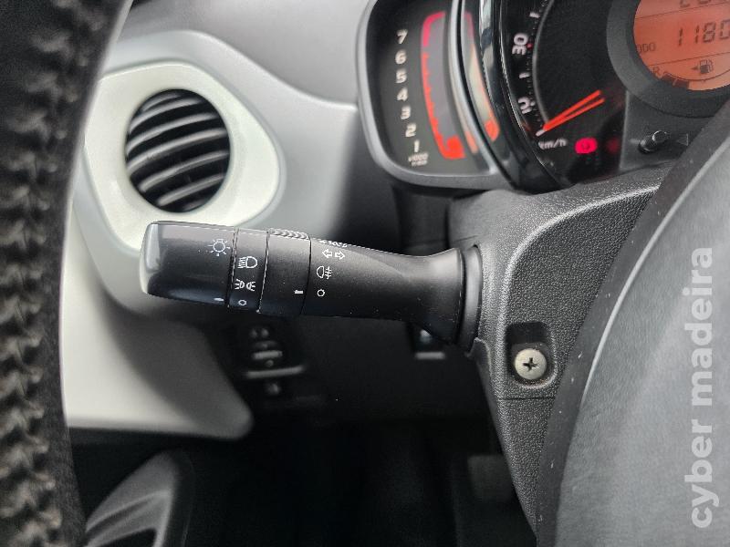 TOYOTA AYGO 1.0 VVT-i X-PLAY Gasolina