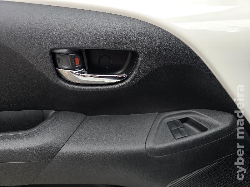 TOYOTA AYGO 1.0 VVT-i X-PLAY Gasolina