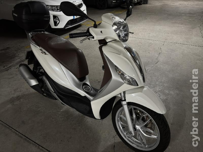 Piaggio Medley 125 cc Scooter