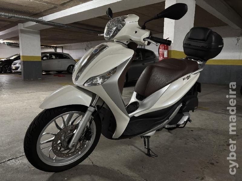 Piaggio Medley 125 cc Scooter