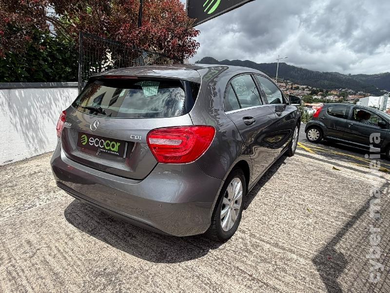 MERCEDES A 180 CDI 1.5 D 110 cv Gasóleo