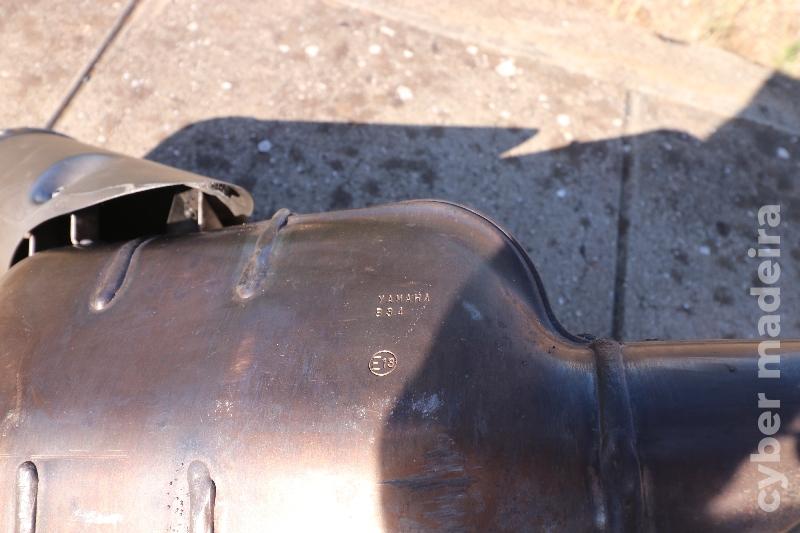 Sistema de Escape Yamaha XSR700 Original e completo OEM
