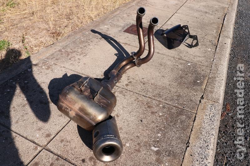 Sistema de Escape Yamaha XSR700 Original e completo OEM