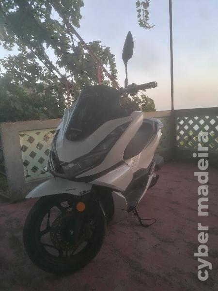 Honda PCX 125 cc Scooter