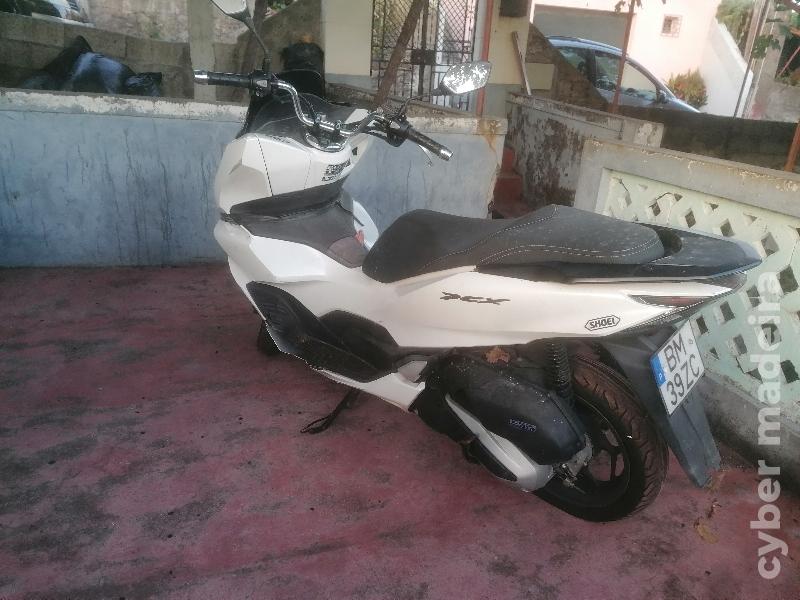 Honda PCX 125 cc Scooter