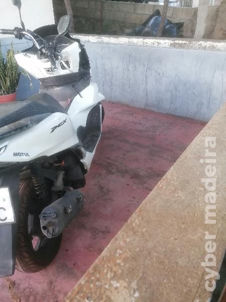 Honda PCX 125 cc Scooter