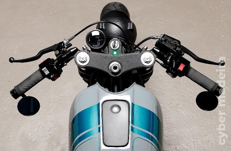 Yamaha XJ 600 cc Sport, turismo