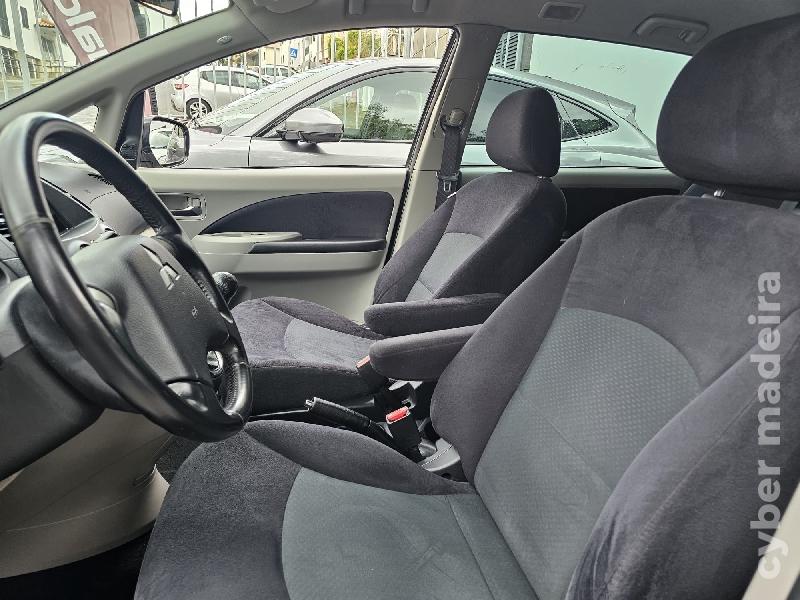 MITSUBISHI GRANDIS DI-D 140 CV ((( 7 LUGARES ))) Gasóleo