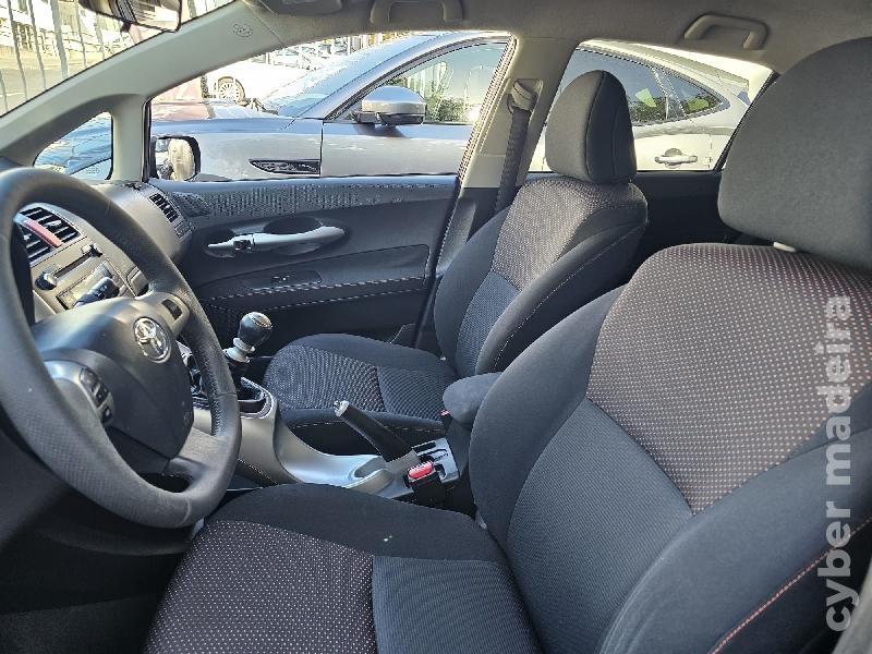 TOYOTA AURIS 1.4 D4D Gasóleo