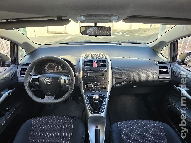 TOYOTA AURIS 1.4 D4D Gasóleo