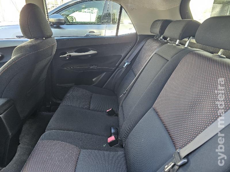 TOYOTA AURIS 1.4 D4D Gasóleo