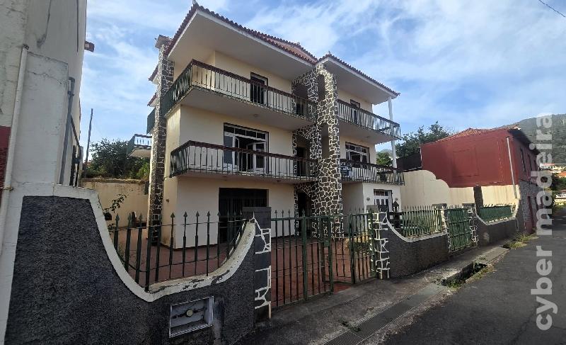 Moradia T4 para Venda