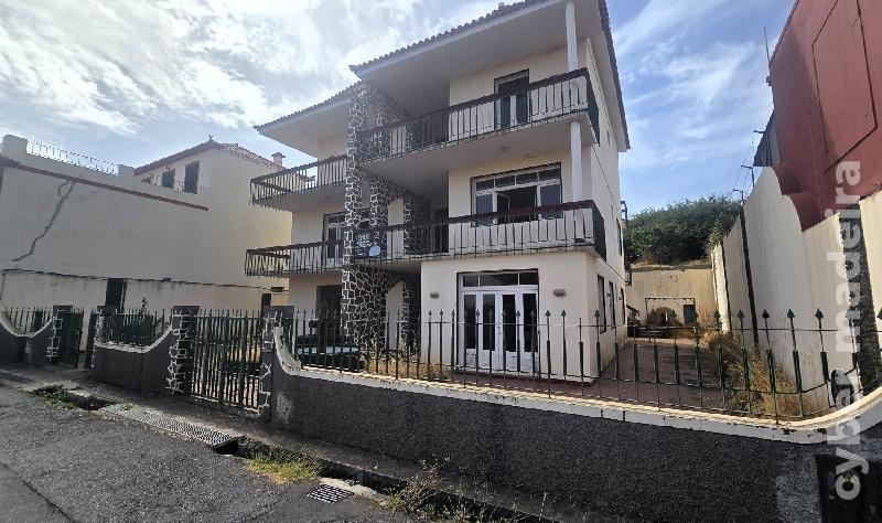 Moradia T4 para Venda