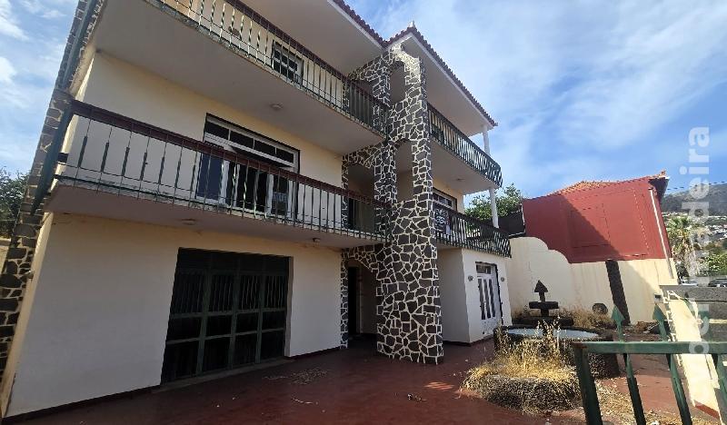 Moradia T4 para Venda