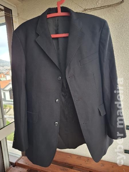 Casaco Preto Clássico