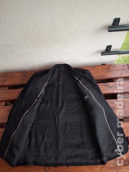 Casaco Preto Clássico