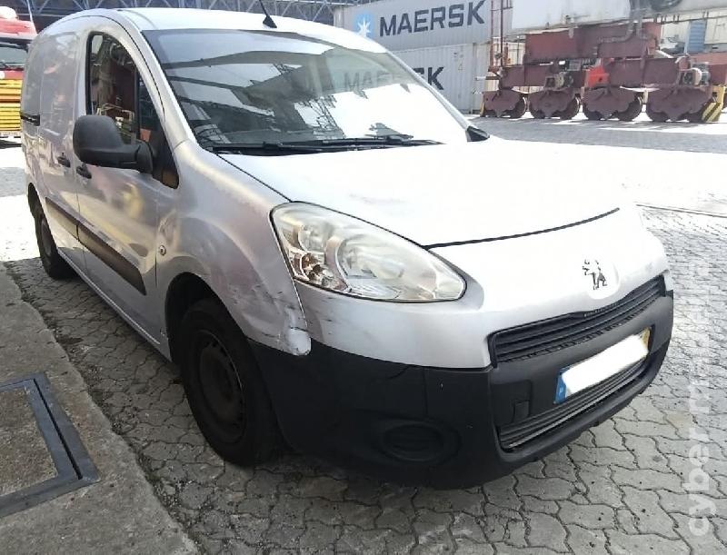 PEUGEOT PARTNER 1.6 hdi 90cv - 3lug - 2014 Gasóleo