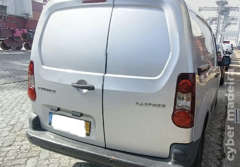 PEUGEOT PARTNER 1.6 hdi 90cv - 3lug - 2014 Gasóleo