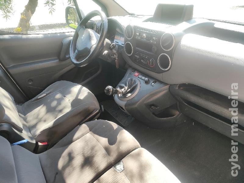 PEUGEOT PARTNER 1.6 hdi 90cv - 3lug - 2014 Gasóleo