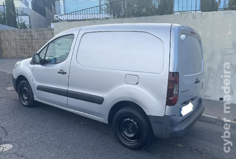 PEUGEOT PARTNER 1.6 hdi 90cv - 3lug - 2014 Gasóleo
