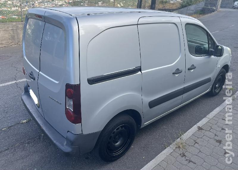 PEUGEOT PARTNER 1.6 hdi 90cv - 3lug - 2014 Gasóleo
