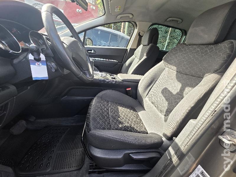 PEUGEOT 3008 1.6 HDi STYLE AUTOMÁTICO Gasóleo