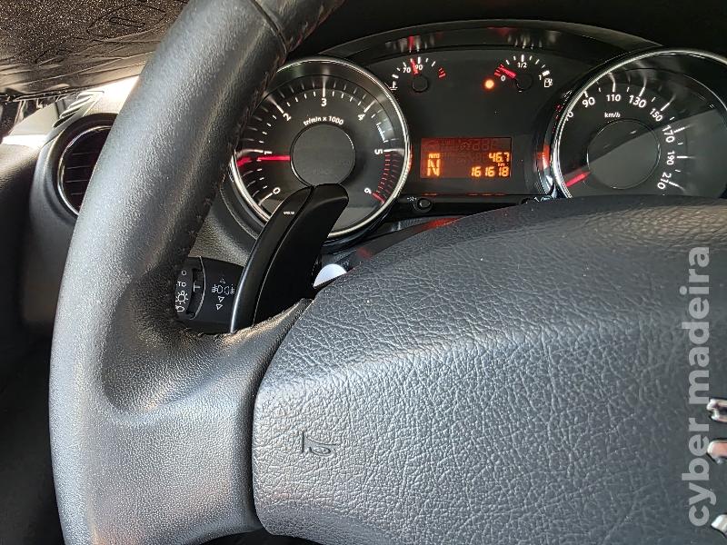 PEUGEOT 3008 1.6 HDi STYLE AUTOMÁTICO Gasóleo