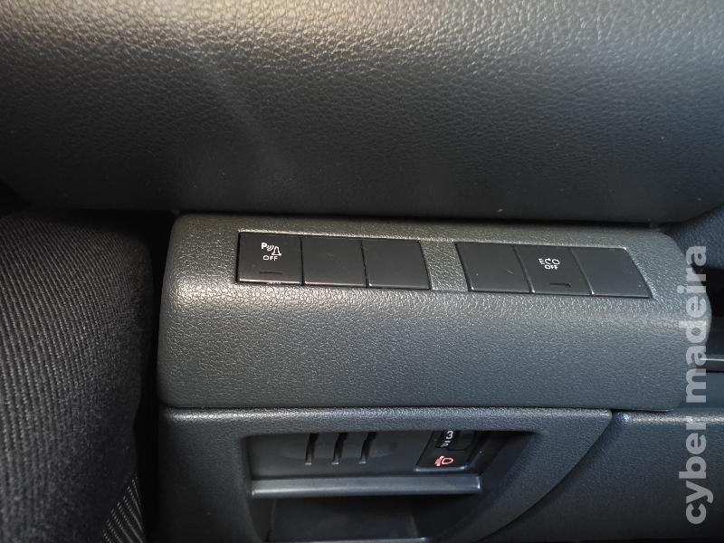 PEUGEOT 3008 1.6 HDi STYLE AUTOMÁTICO Gasóleo