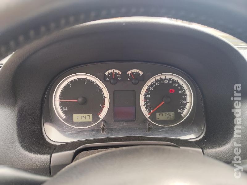 VOLKSWAGEN BORA 1.9 TDI Gasóleo