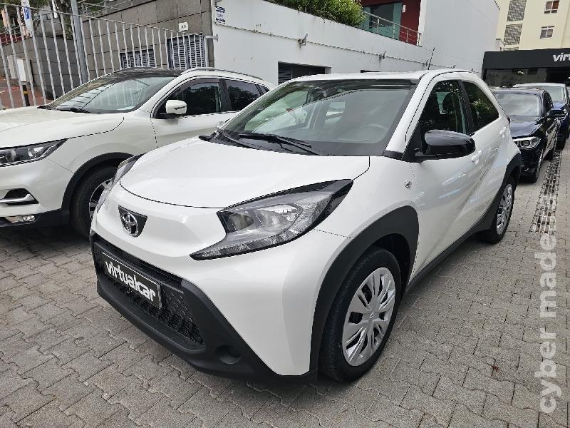 TOYOTA YARIS X- PLAY Gasolina