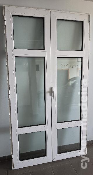 Janela em aluminio com vidro duplo