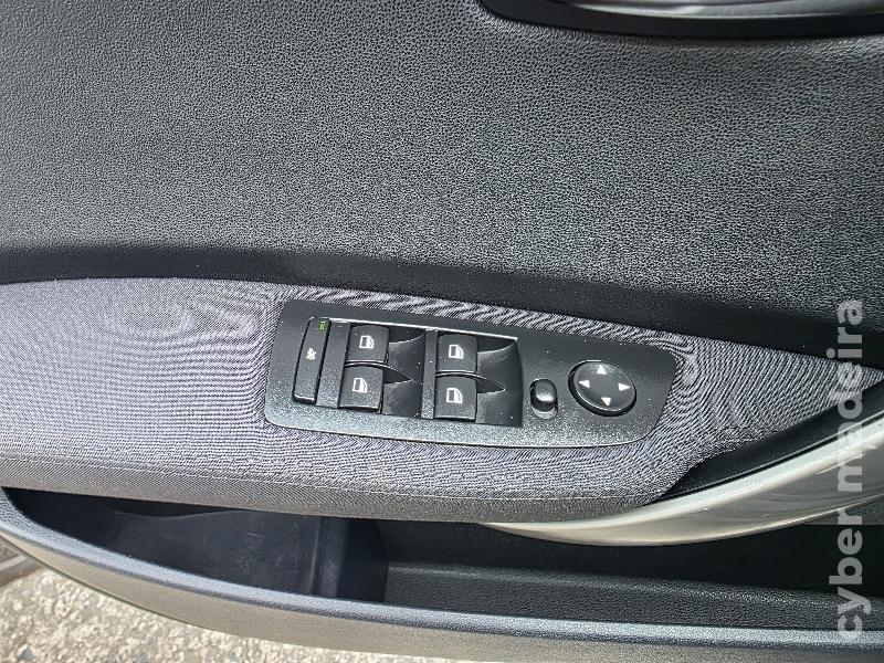 BMW Serie 1 120d AUTOMATICO Gasóleo
