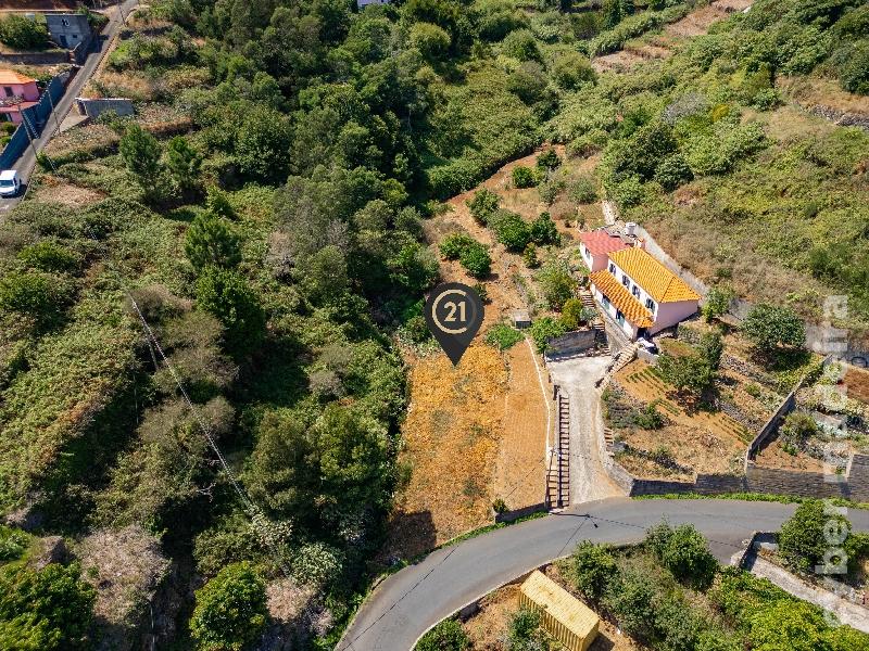 Terreno T3 para Venda