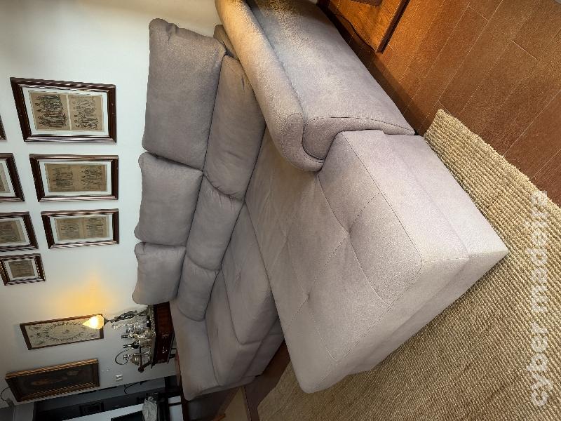Sofá com chaise longue