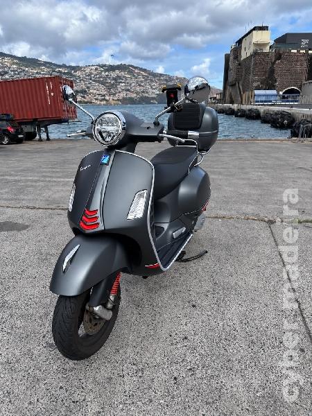 Vespa GTS Super Sport 125 cc Supersport